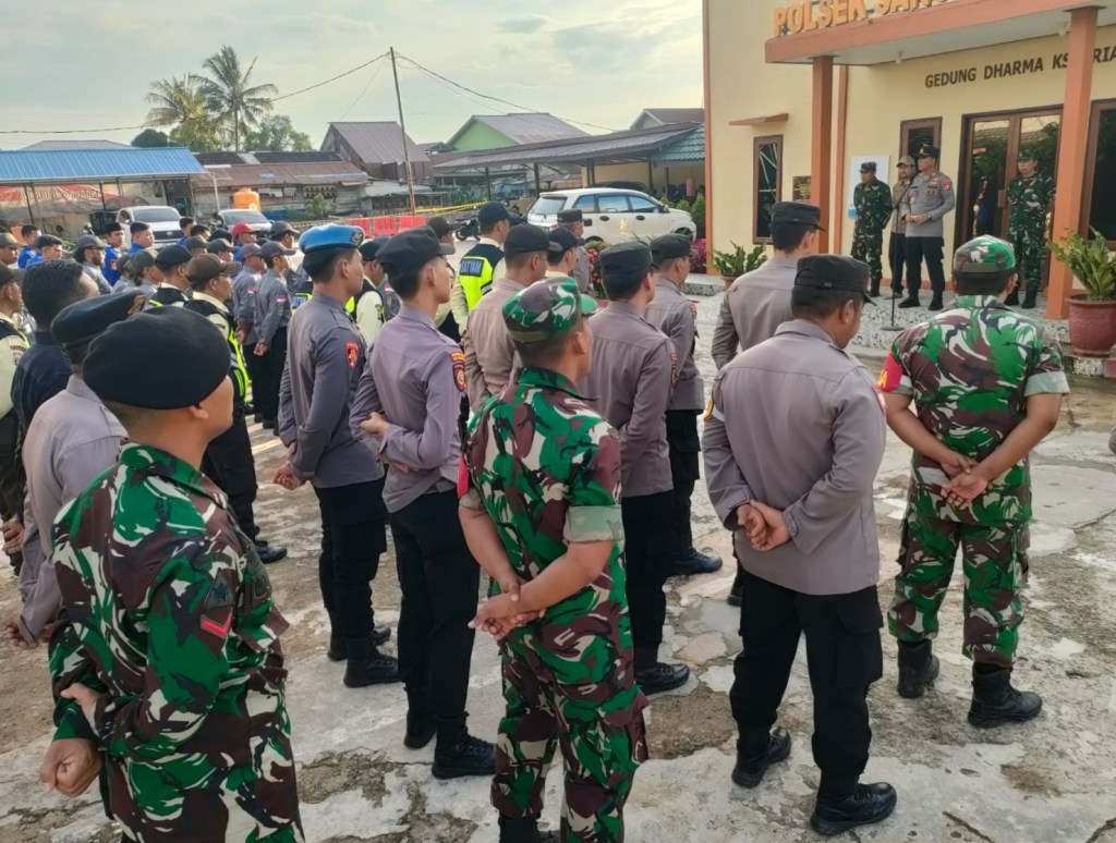 Tiga Pilar Kecamatan Sangasanga Gelar Apel Gabungan Pengamanan Malam&nbsp;Takbiran
