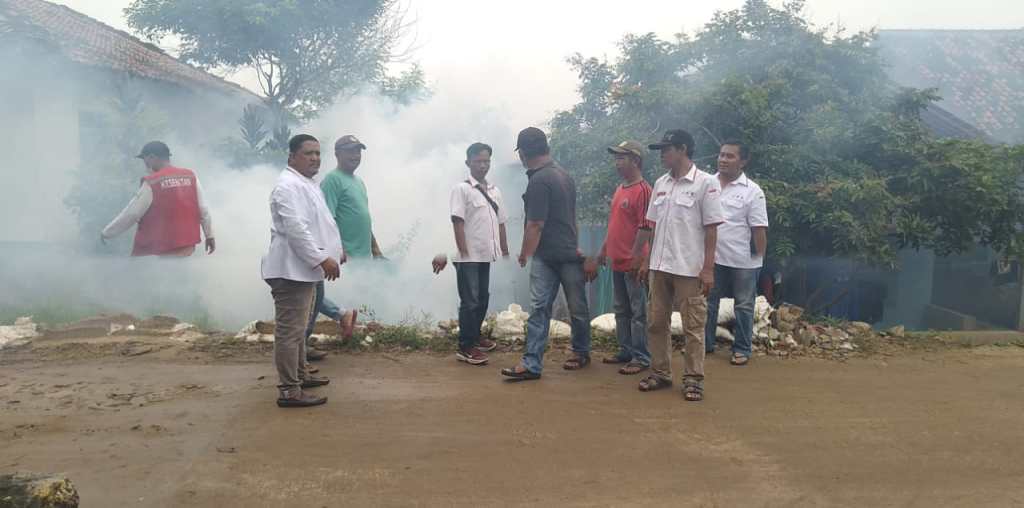 Cegah Penyebaran DBD Ormas JAB Gandeng UPTD Puskesmas Karang Anyar Lakukan&nbsp;Foging