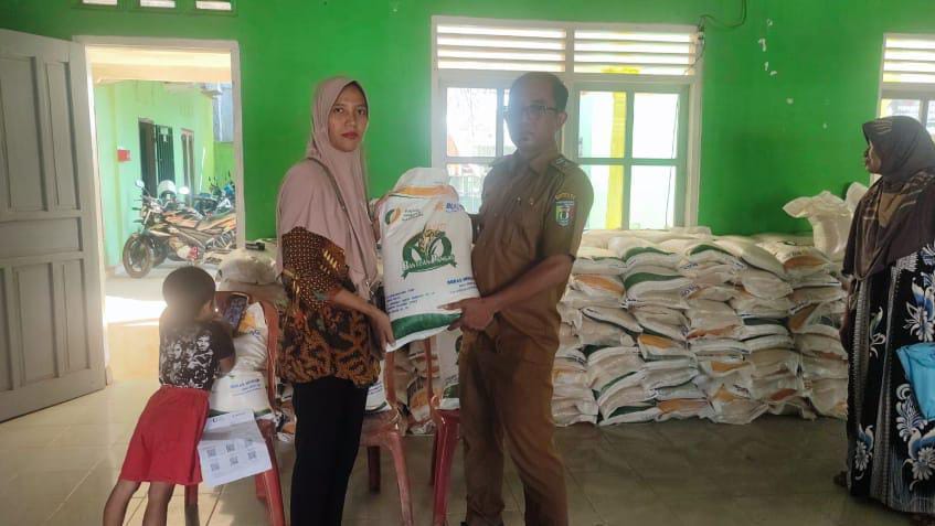 Pekon Keputran Distribusikan Cadangan Beras Pemerintah untuk 332 KPM