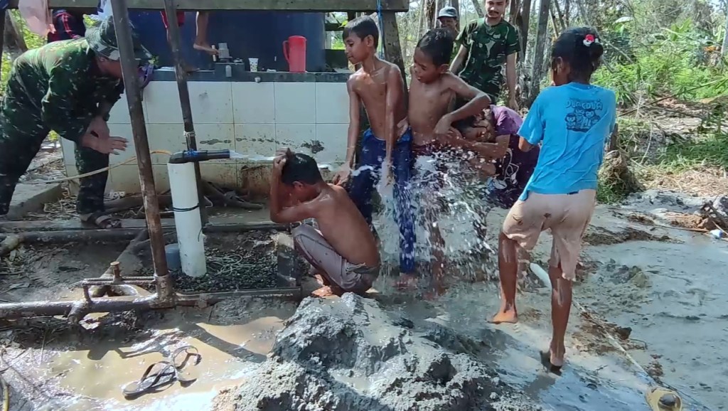 Warga Senang Adanya Sumur Bor, Berkat TMMD ke-120 Kodim 0908/Bontang