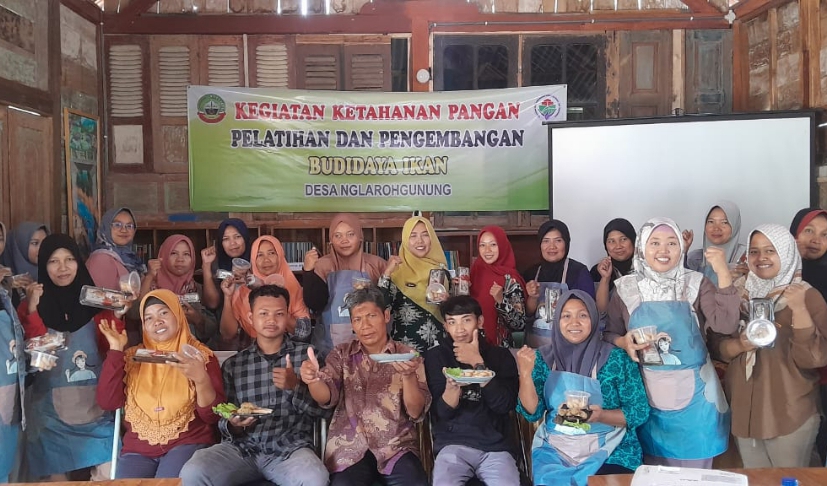 Pemdes Nglarohgunung Lakukan Pelatihan Pengolahan Ikan&nbsp;Lele