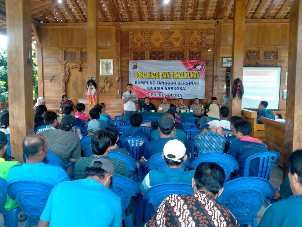 Satresnarkoba Polres Blora Sosialisasikan Bahaya Narkoba Kepada Warga&nbsp;Trembulrejo