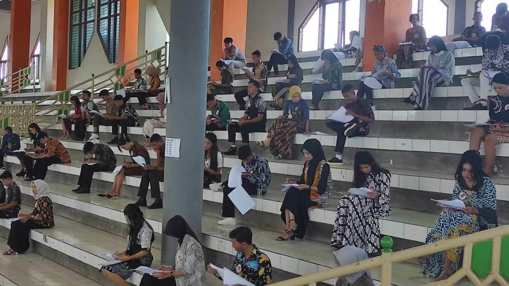 Ratusan Peserta Ikuti Tes Tertulis Kakang Mbakyu Duta Wisata Blora 2024 