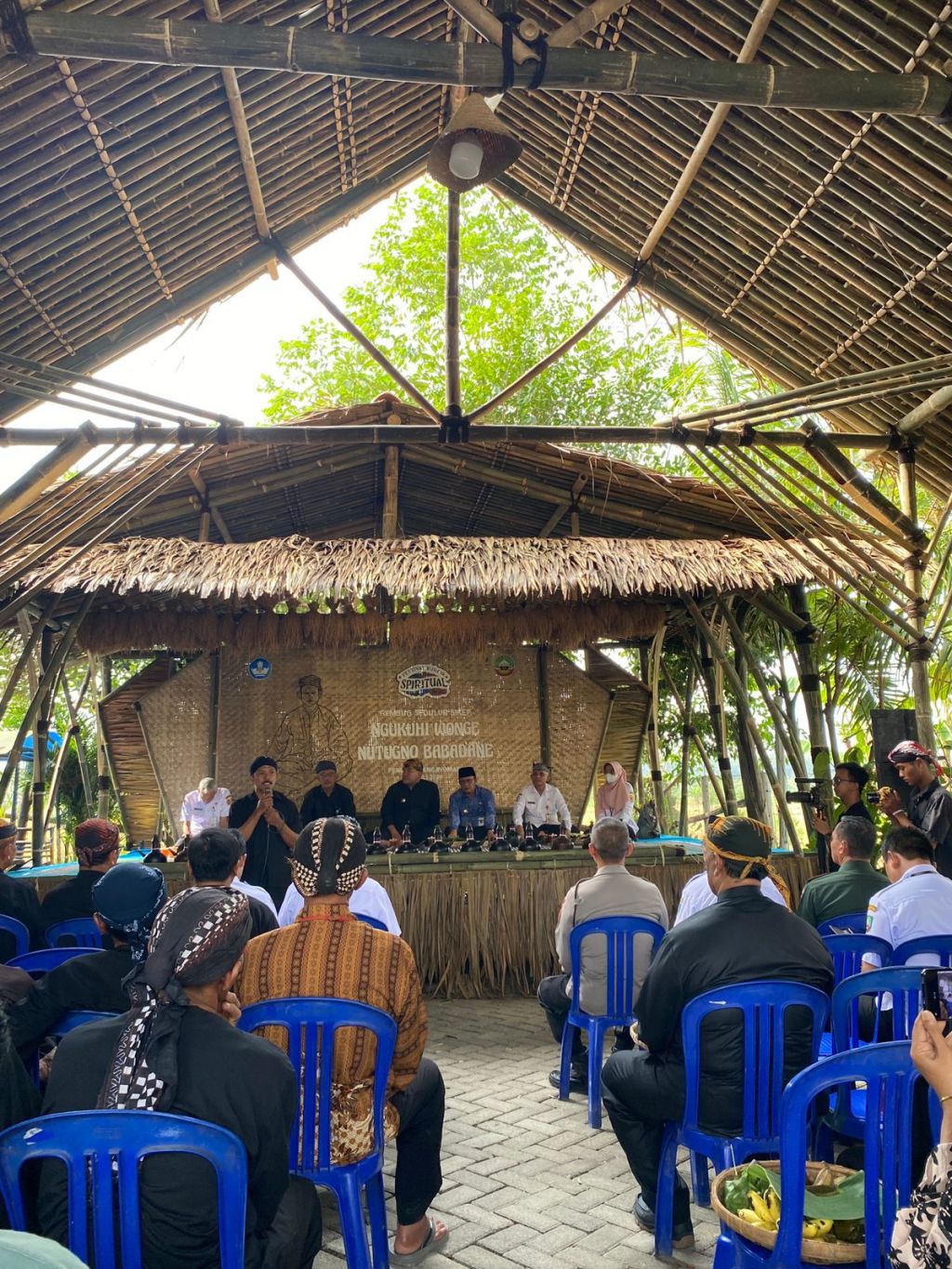 Ratusan Penganut Ajaran Samin Hadiri Rembug Sedulur Sikep dan Hasilkan Piagam Ploso Kediren&nbsp;Blora