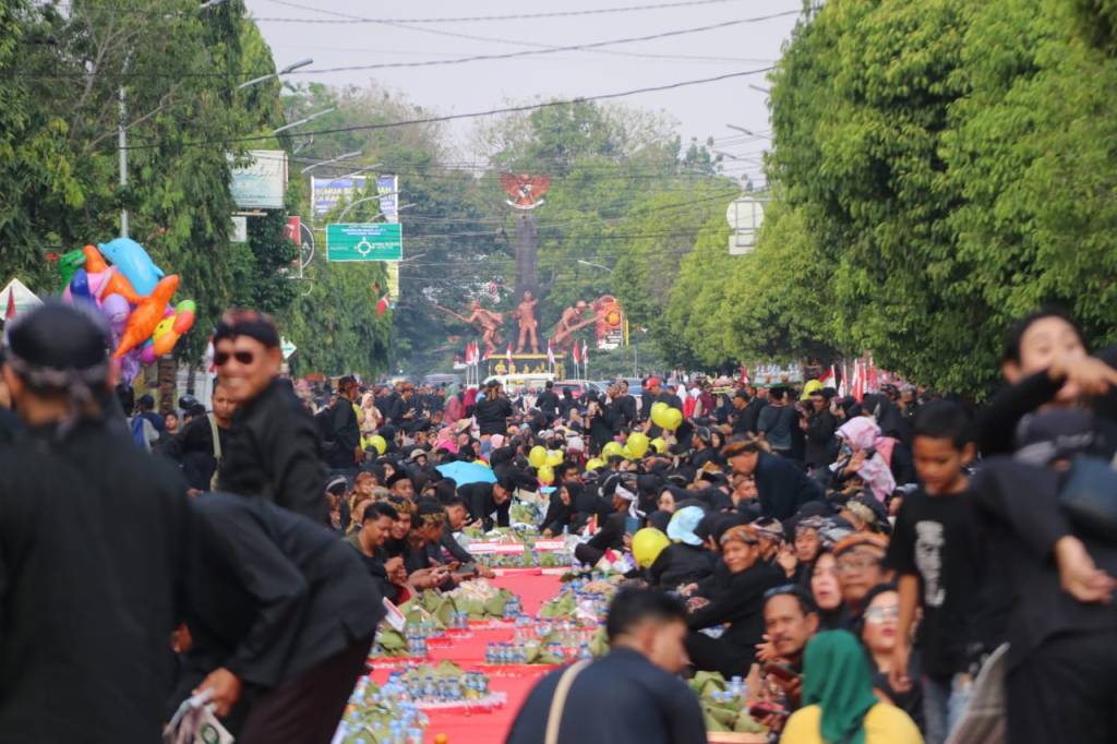 Dalam Rangka Tasyakuran HUT ke -79 Kemerdekaan RI, Ribuan Warga Ikuti Gas Desa Bumi Blora