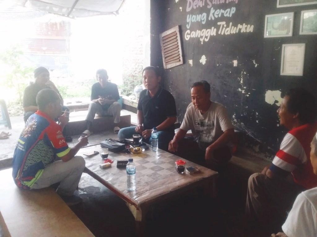 Iqbal Ardiansyah Grass Root Dengan Para Pemuda Di Gudang&nbsp;Lelang