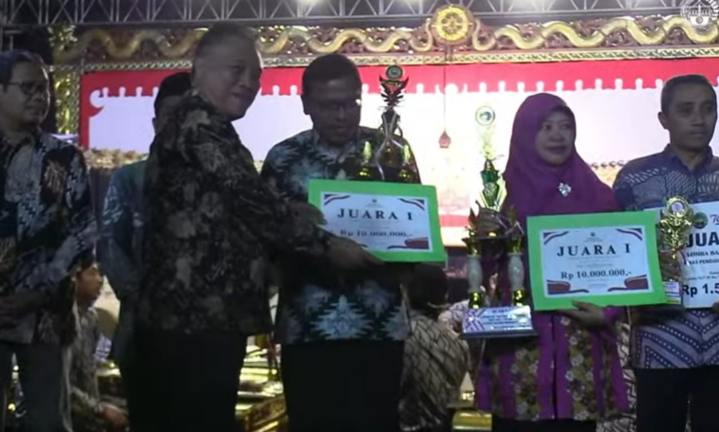 Kemeriahan Resepsi HUT ke-79 RI Mengadakan Pagelaran Wayang Kulit dan Penyerahan Hadiah&nbsp;Lomba