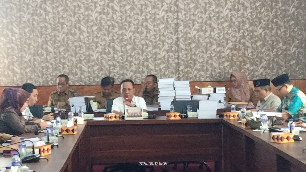 Banggar Bersama TAPD Lampung Selatan Gelar Rapat Pembahasan Perubahan APBD&nbsp;Ta-2024