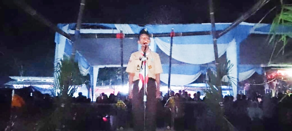 Ketua Kwarran Candipuro Pimpin Upacara Api&nbsp;Unggun