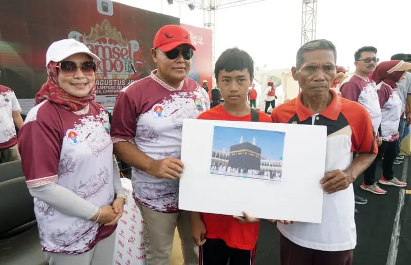 Jalan Seha,Guru Honorer dan Siswa MTsN 1 Lamsel Dapat Umrah Dari Bupati Nanang Ermanto