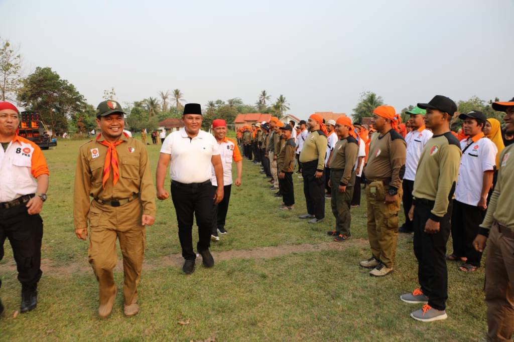 Pasangan Nato Hadiri Gelar Pasukan PKS