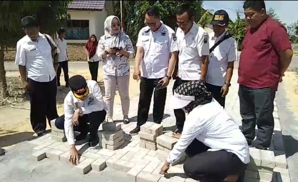 Realisasikan DD Pemdes Banjar Agung, Bangun Jalan Peping&nbsp;Blok