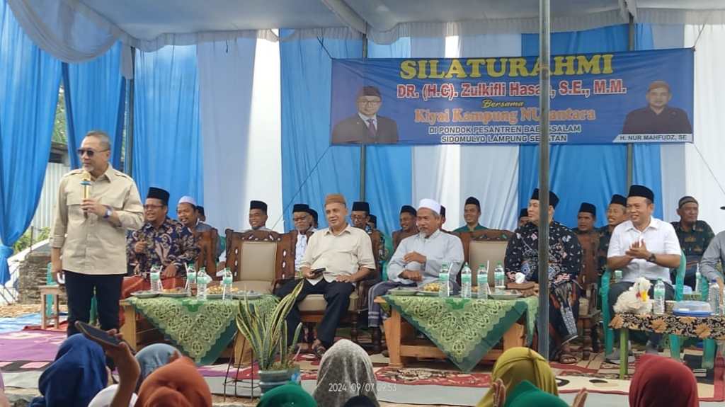 Ketum PAN Zulhas : Kiai Memiliki Peran Penting Dalam Masyarakat